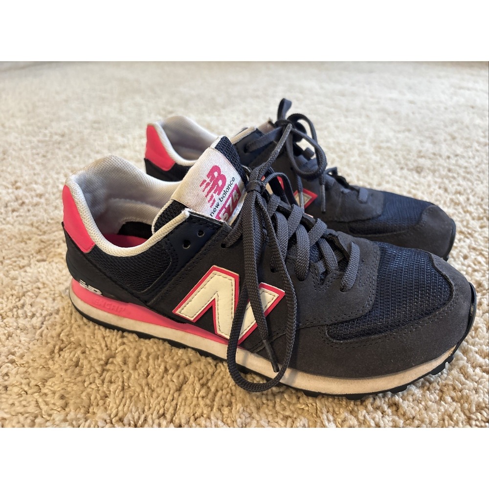 New Balance 574 Women's Shoes 9.5 navy and pink